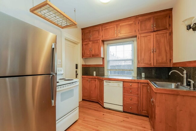 Building Photo - 4949 Penn Ave S