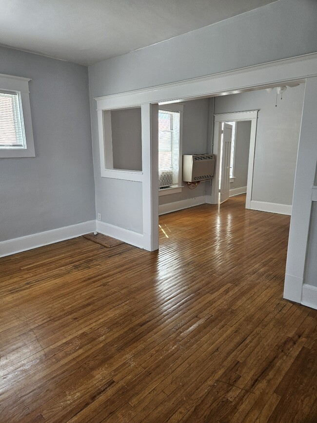 Building Photo - La Selle Apartments