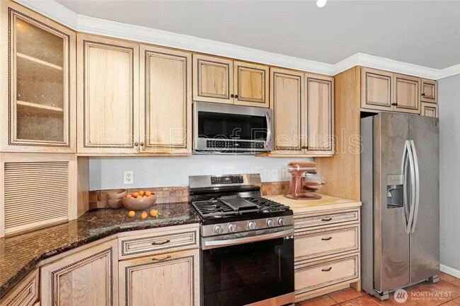 Building Photo - 1523 4th Ave NW