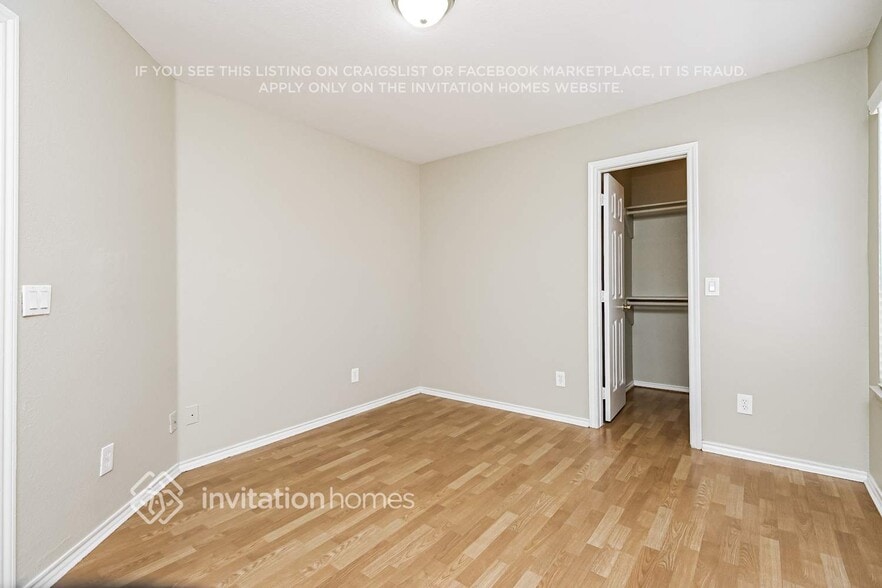 Building Photo - 302 S Quail Ln