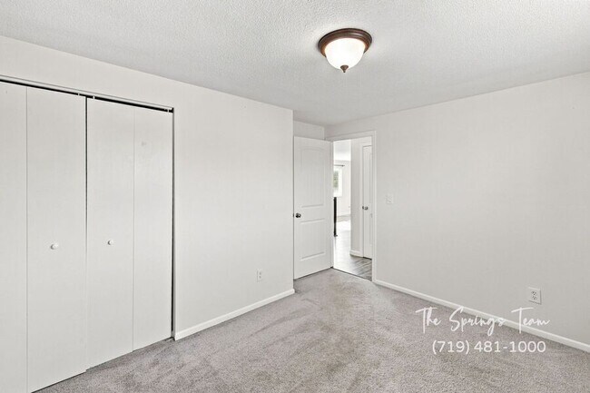 Building Photo - 1495 Prado Dr