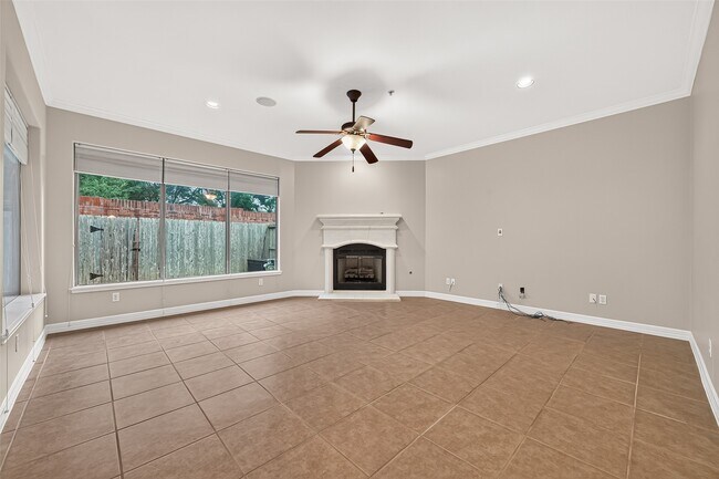 Building Photo - 4307 Lake Walk Ct