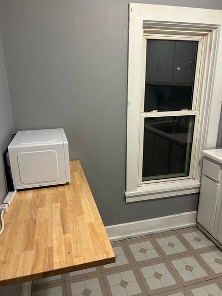 Building Photo - 729 N Broad St