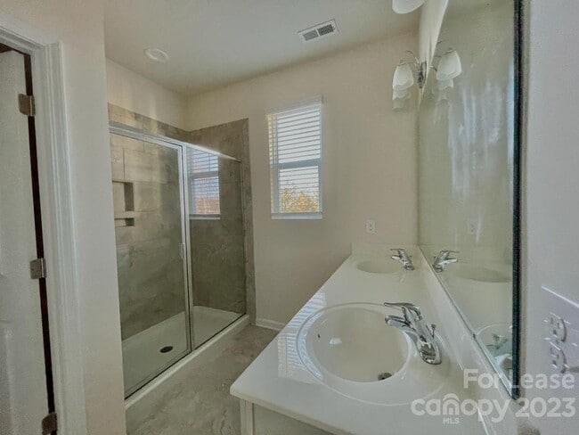 Building Photo - 12813 Heath Grove Dr
