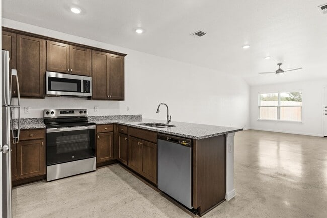 Building Photo - 906 Wax Myrtle Ct