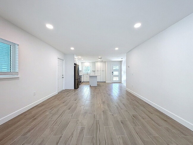 Building Photo - 200 176th Terrace E