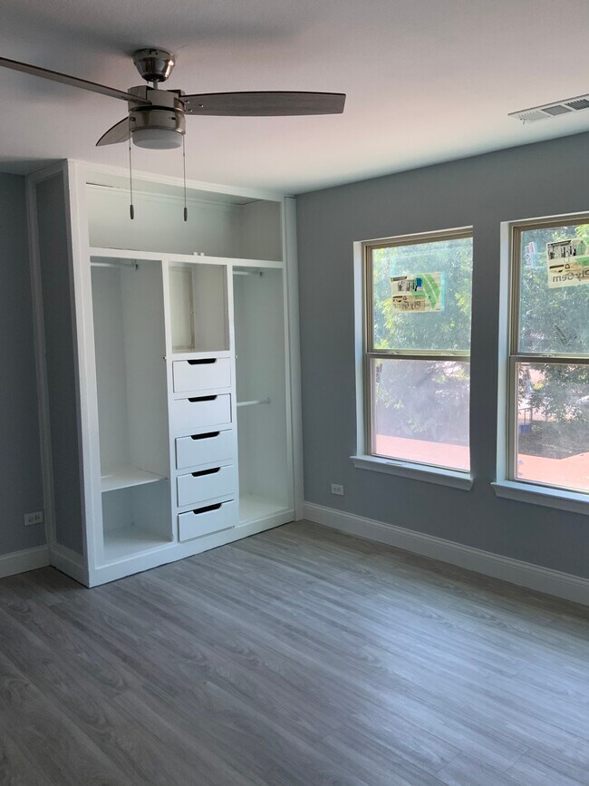 Bedroom 1- open wardrobe closet - 3816 Byers Ave