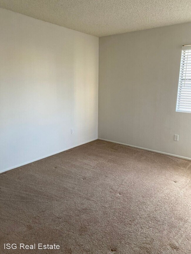 Building Photo - 3 br, 2.5 bath House - 1537 Apache Dr. Unit D