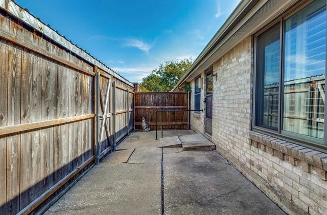 Building Photo - 13853 Leinsper Green Drive