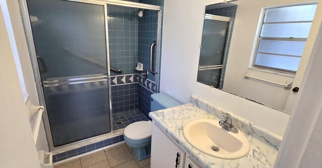 Building Photo - 126 Fiesta Dr
