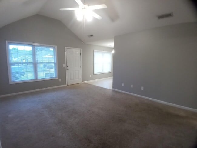 Building Photo - 2212 Dartmouth Dr