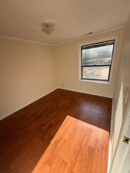 Building Photo - 16511 22nd Ave NE