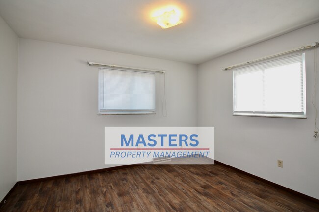 Building Photo - 135 Edgewood Dr