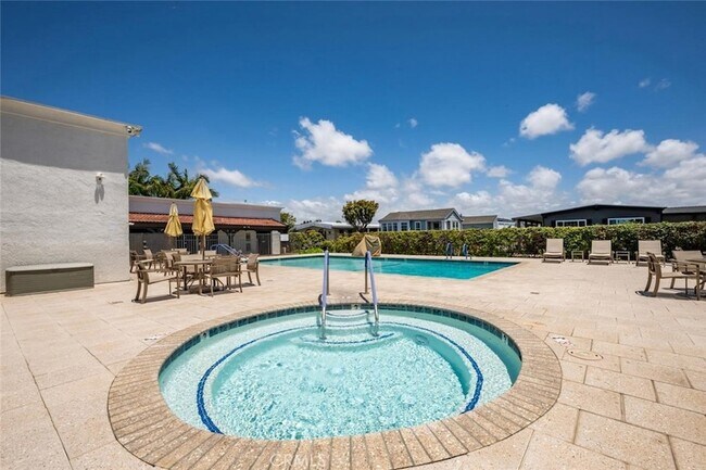 Building Photo - 4292 Lahaina Dr