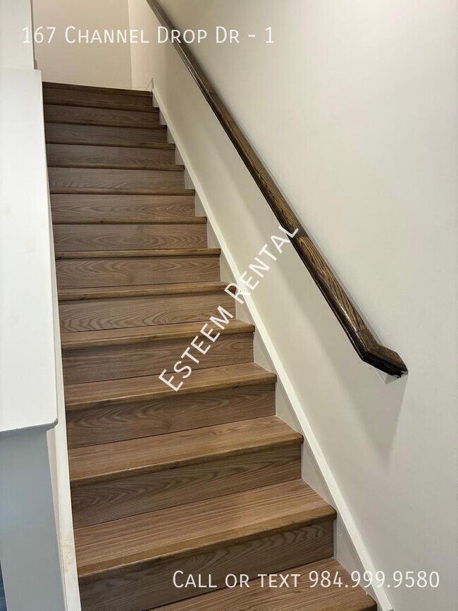 Building Photo - 167 Channel Drop Dr