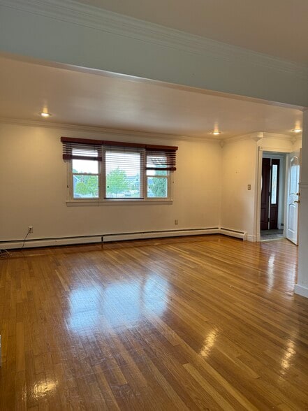 Building Photo - 3 N Hampton Gate