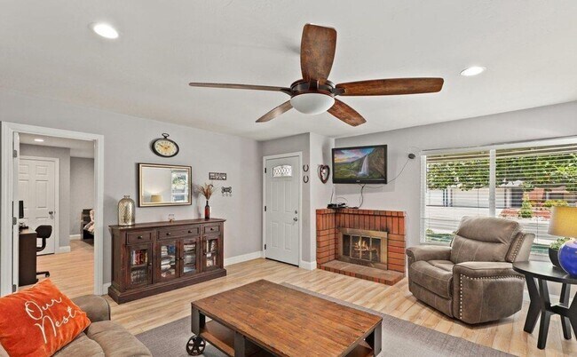 Building Photo - 13842 Midgrove Ct