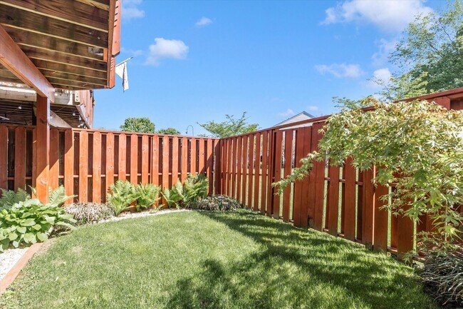 Building Photo - New Market West Rental
