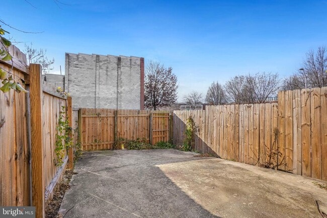 Building Photo - 1339 W Lafayette Ave