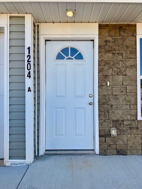 Building Photo - 1204 Nedra Dr