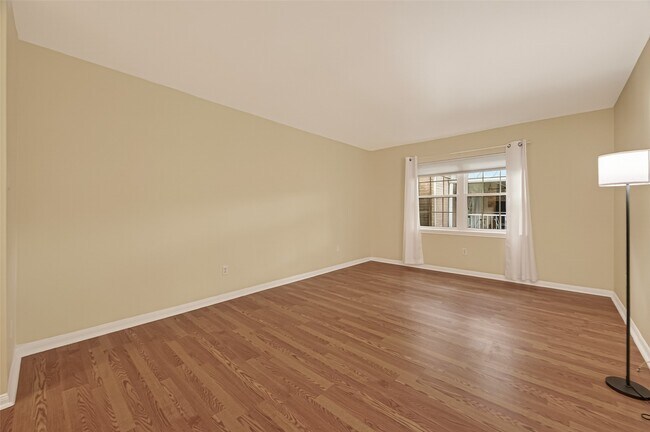 Building Photo - 2600 Bellefontaine