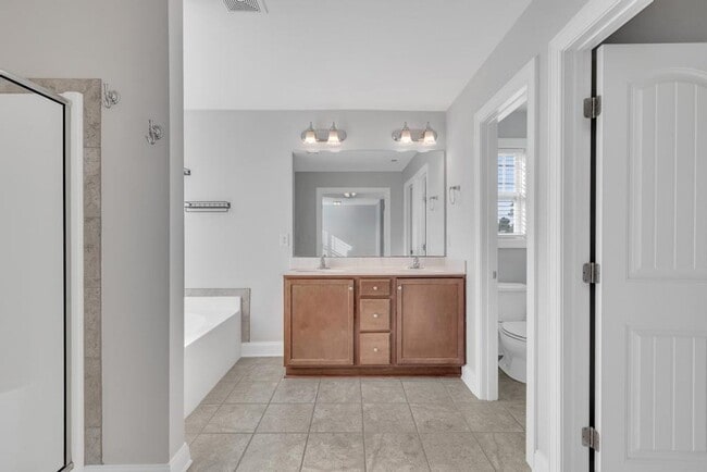 Building Photo - Beautiful home in a great neighborhood!