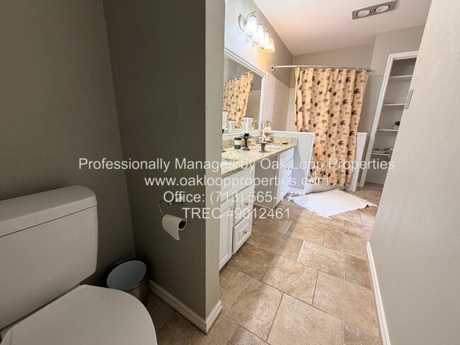 Building Photo - 726 Country Pl Dr