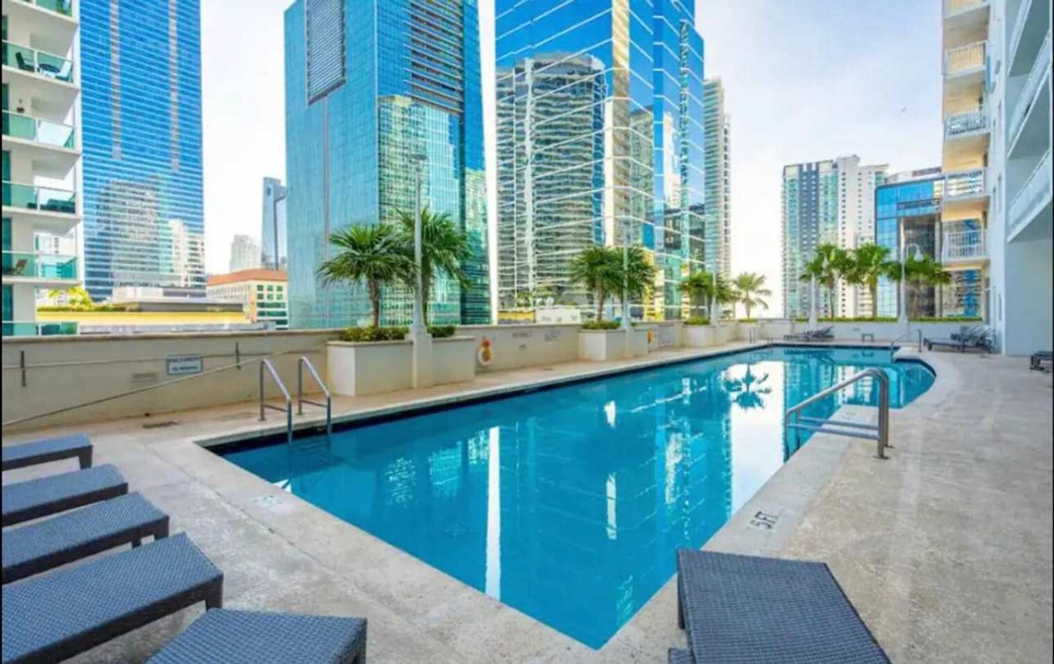 Building Photo - 1200 Brickell Bay Dr