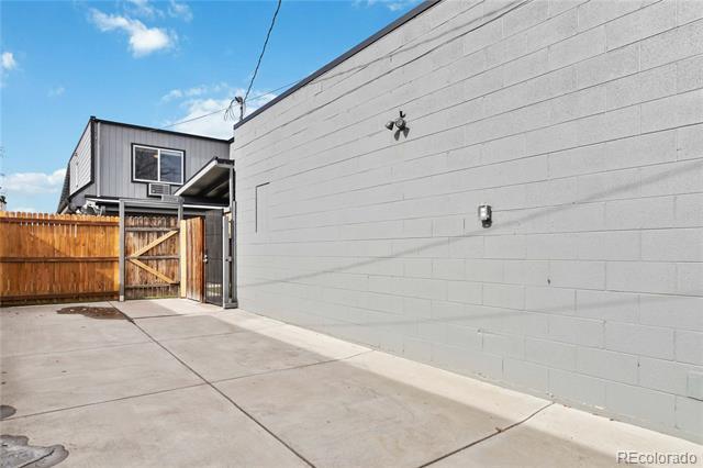 Building Photo - 1442 S Logan St