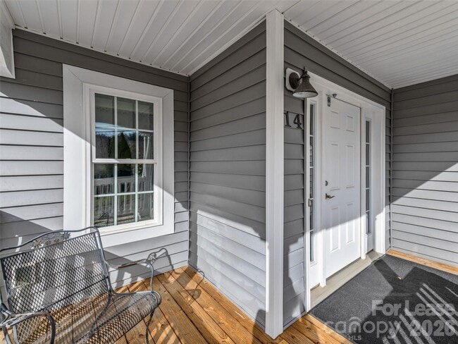 Building Photo - 14 Hildebrand St