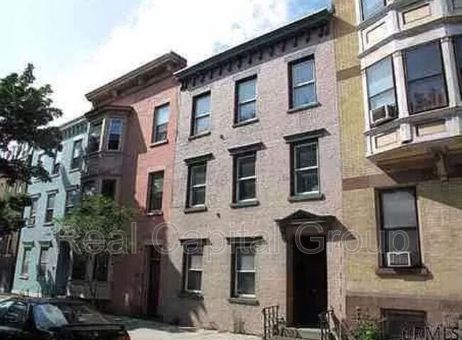 Primary Photo - 398 Madison Ave
