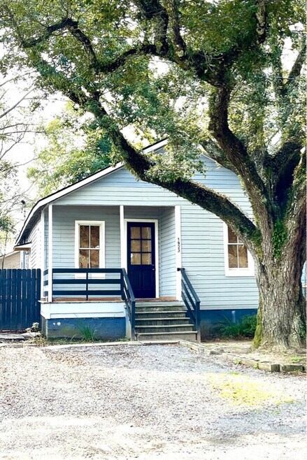 Building Photo - 1923 Quitman St