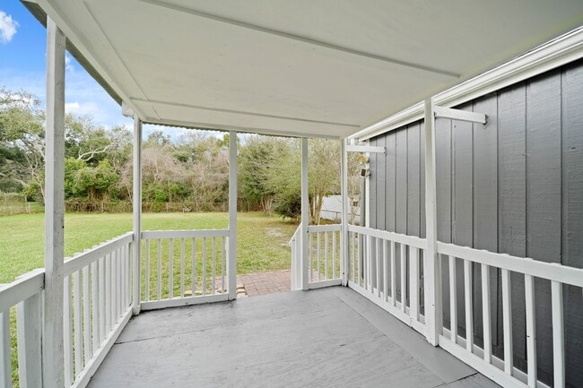 Building Photo - 904 Stubbs St