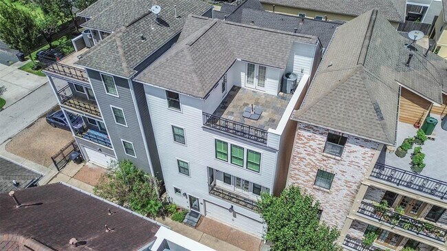 Building Photo - 706 Allston St