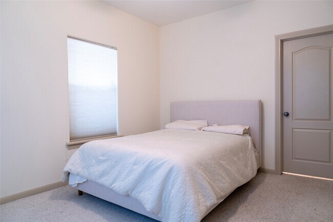 Building Photo - 15315 T C Jester Blvd