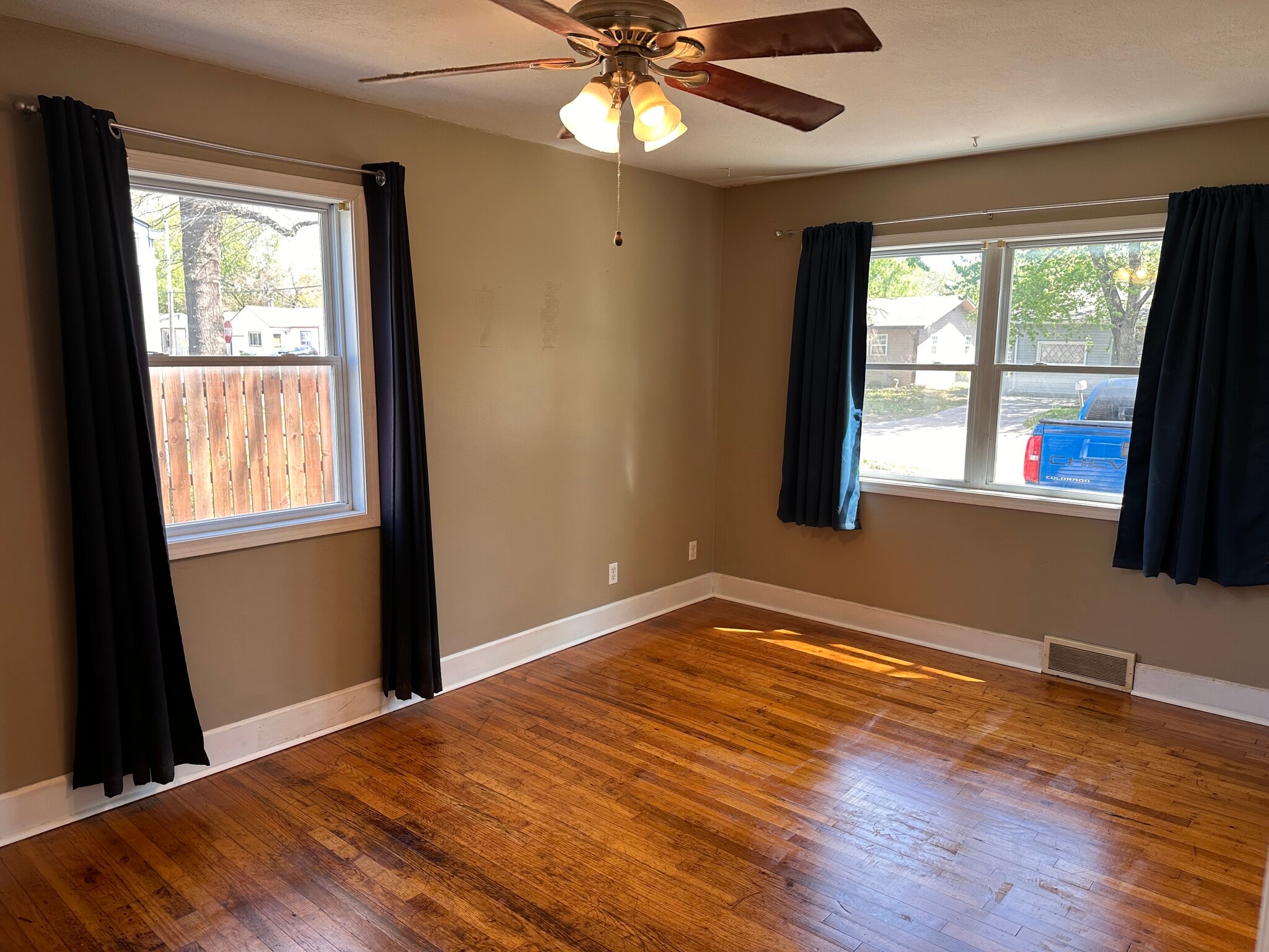 Building Photo - 345 Turkle Ave