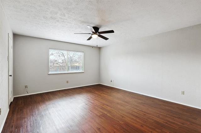 Building Photo - 804 Forest Glen Dr