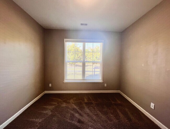 Building Photo - GlenCove9124