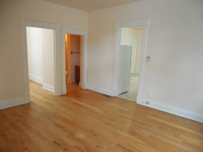 Building Photo - 1407 7th Ave