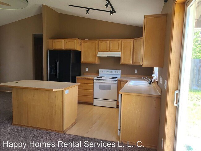 Building Photo - 3 br, 2 bath House - 220 W. Comanche Street