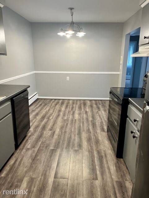 Building Photo - 2 br, 1 bath Condo - 16944 E 11 Mile Rd Ap...