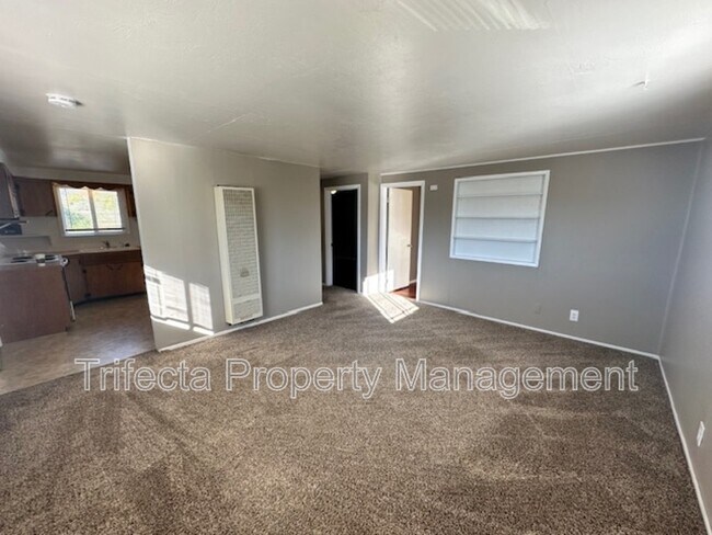 Building Photo - 417 N Hollywood St