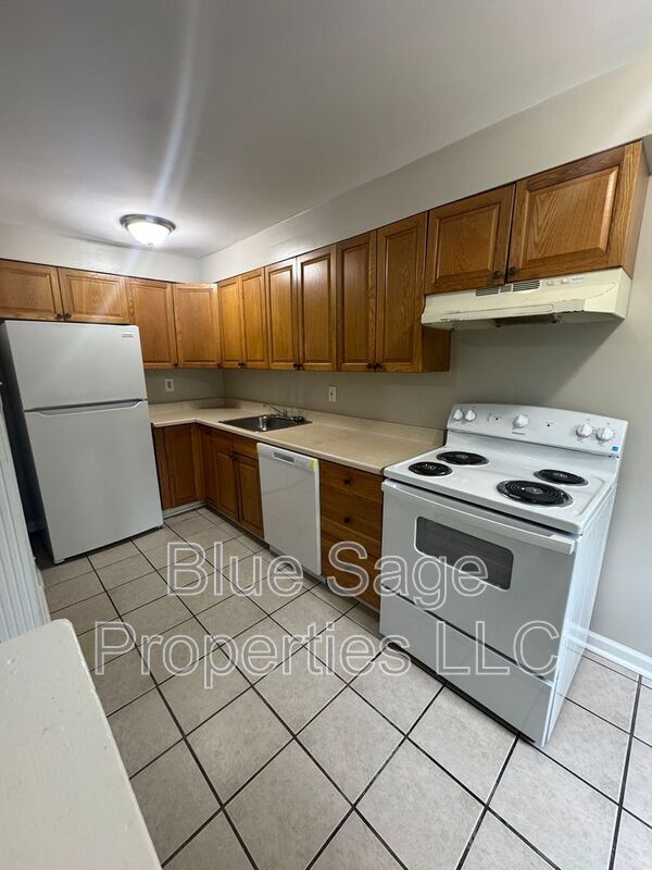 Building Photo - 554 S 4th St