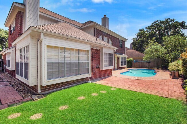 Building Photo - 14127 Swallowfield Dr