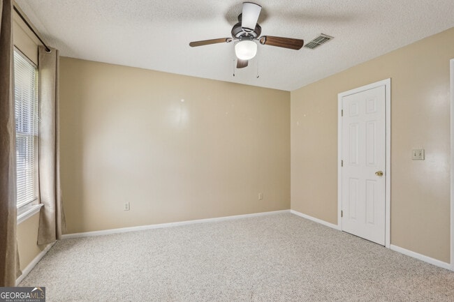 Building Photo - 325 White Oak Pl