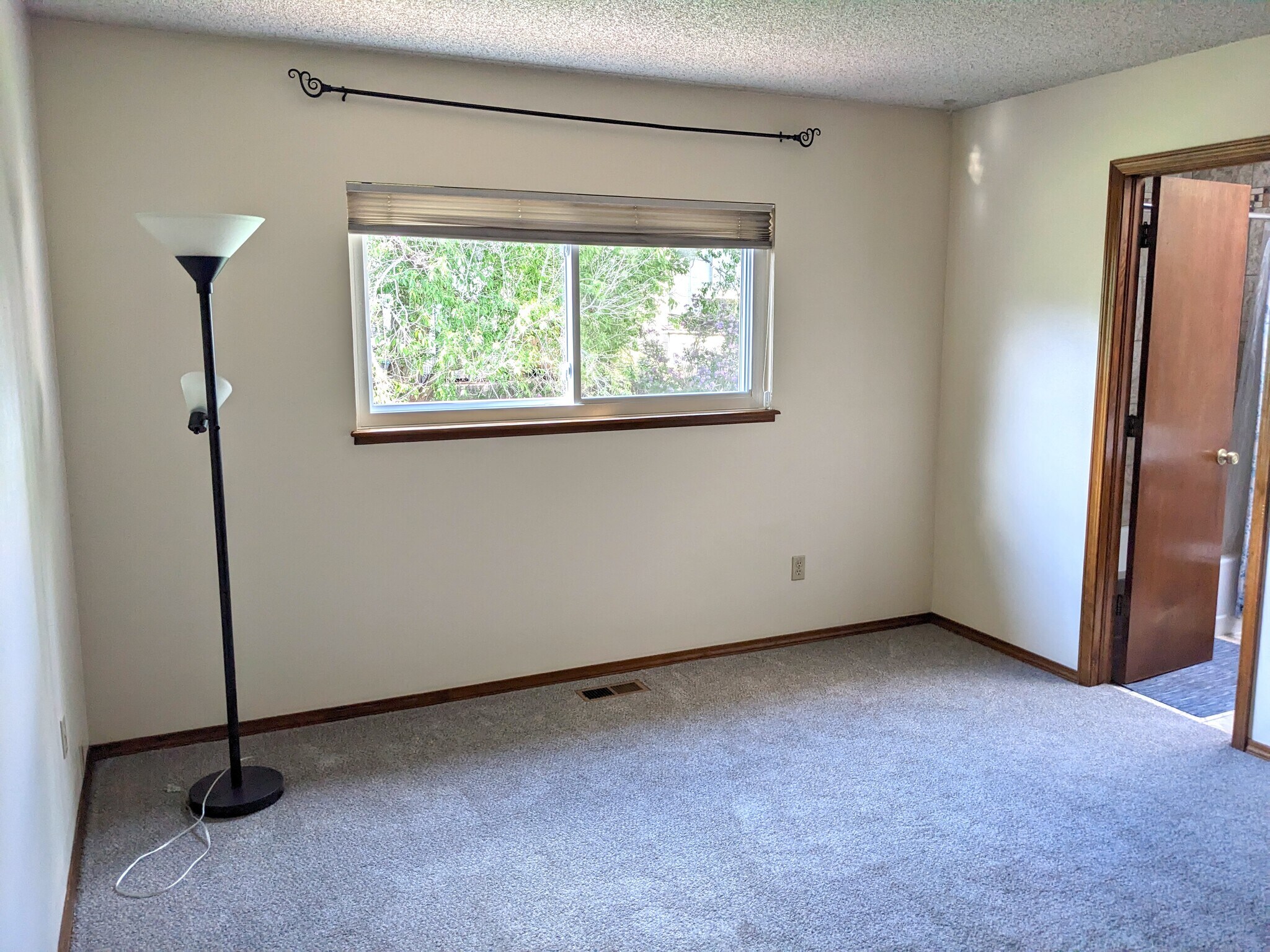 Building Photo - 6220 Pemberton Way