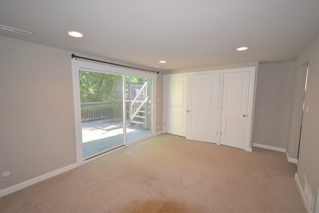 Building Photo - 183 Cascade Dr