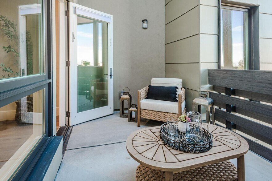 Building Photo - 600 El Camino Real