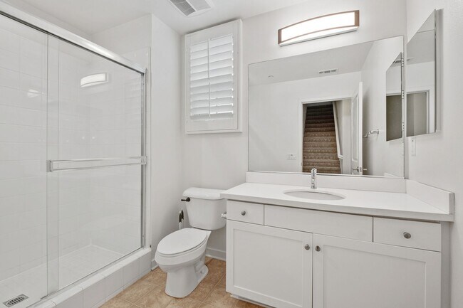 Building Photo - Beautiful 3 Bed, 3 Bath Home in Desirable Portola Springs