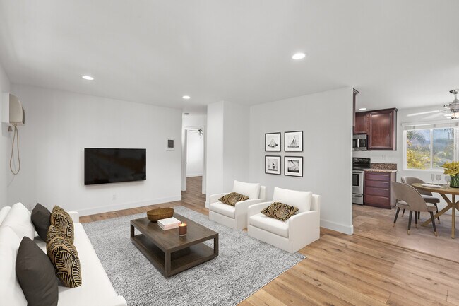 Building Photo - 725 Washington Heights Rd